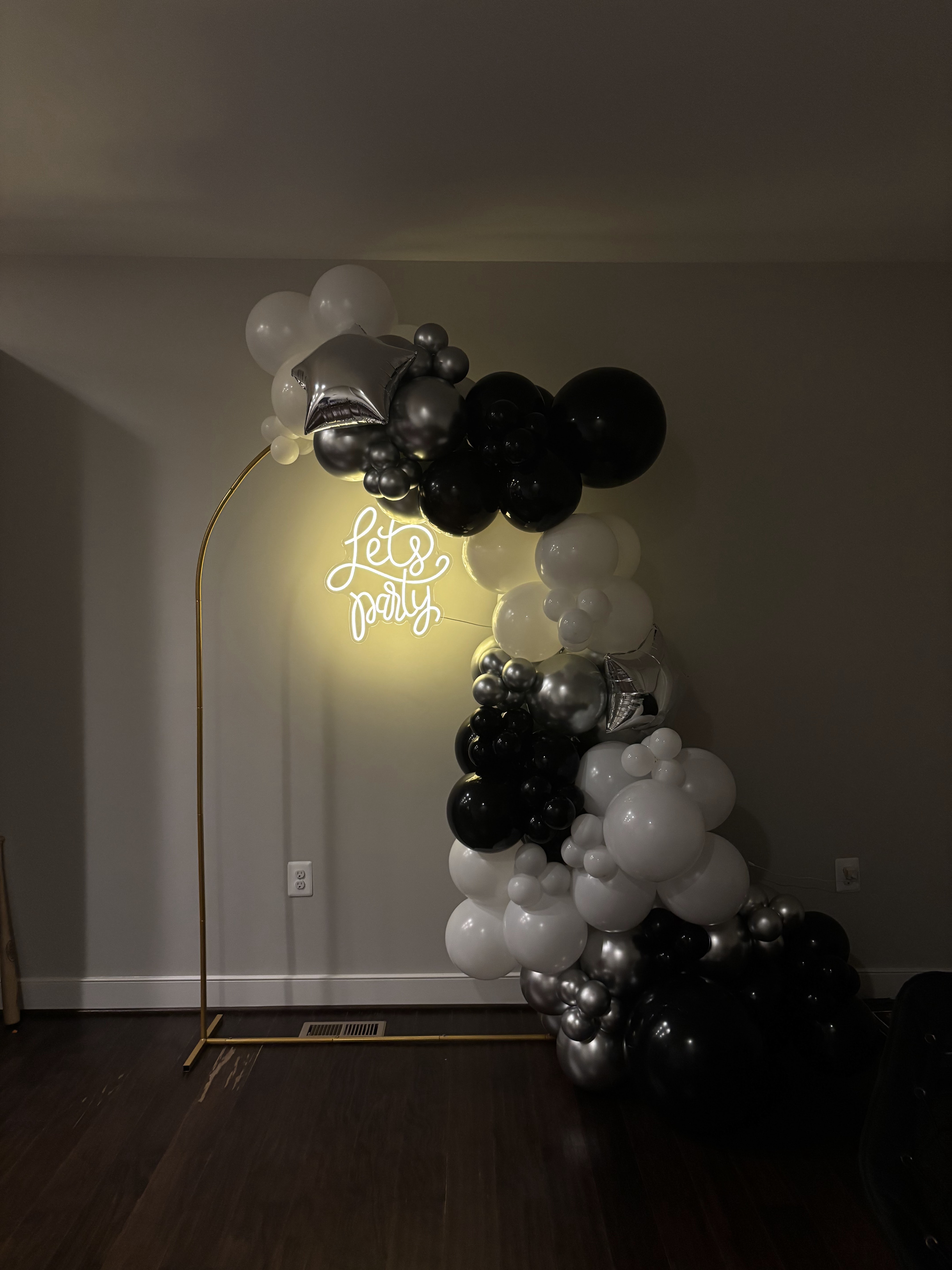 Balloon Arch — Shaleur Events